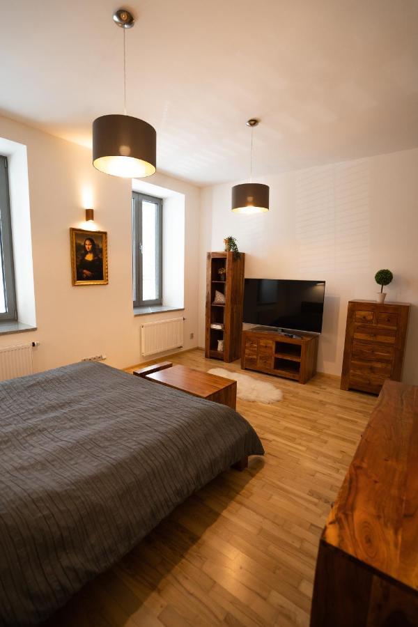 Black Field Apartment